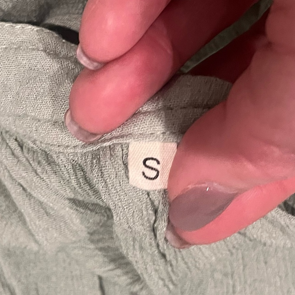 Halter dress - Picture 3 of 3